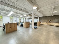 东风艺术区办公室实景图 6