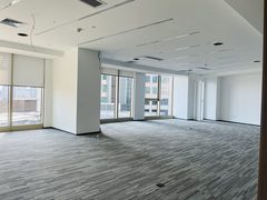 佳兆业广场办公室实景图 3