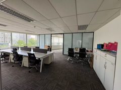 南银大厦办公室实景图 3