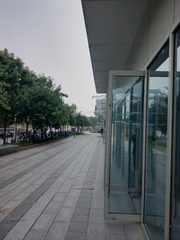 绿地中央广场办公室实景图 2