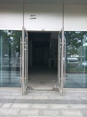 绿地中央广场办公室实景图 3