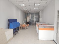 绿地中央广场办公室实景图 2