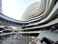银河SOHO办公室实景图 6