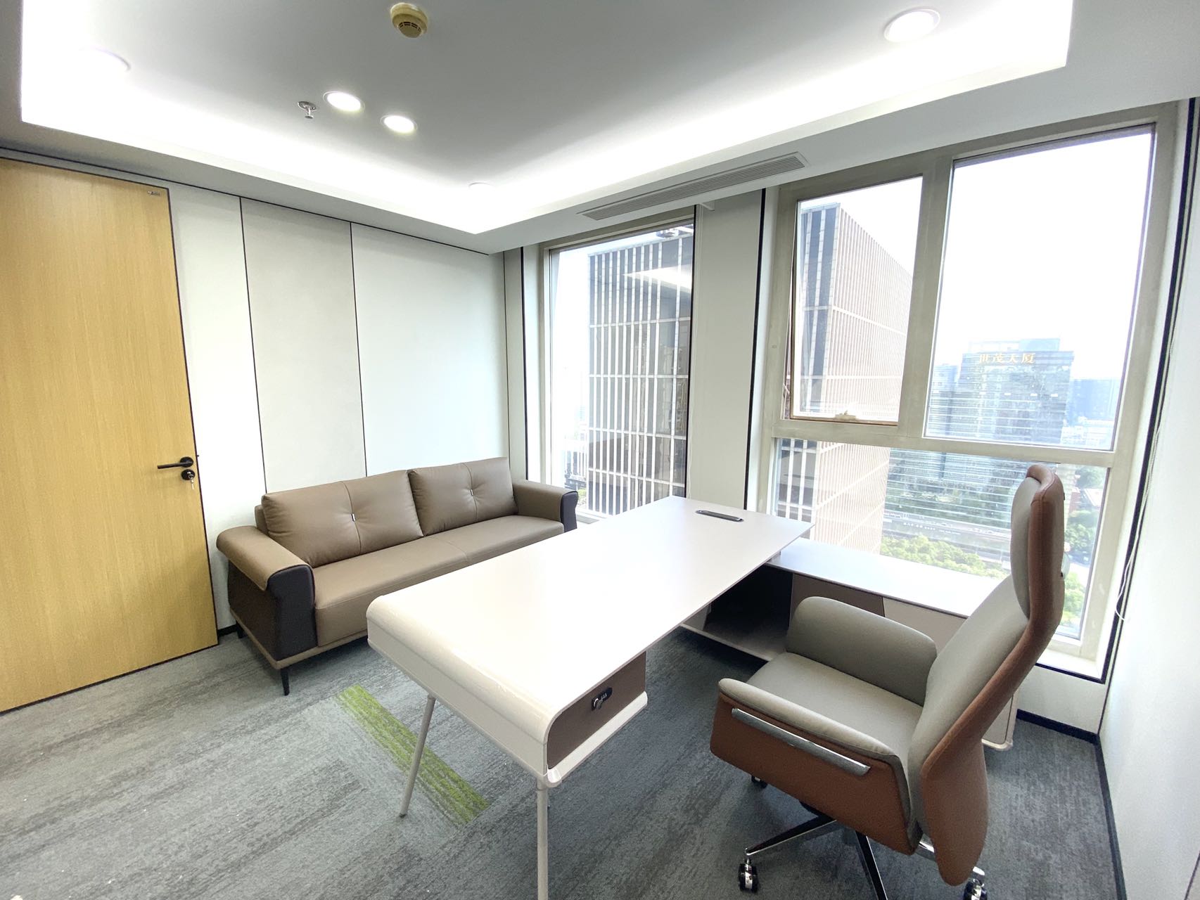 大望路地铁口216平精装办公