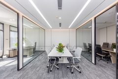 CBD万达广场155平现房 双地铁 带家具 - 缩略图 2