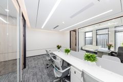 CBD万达广场155平现房 双地铁 带家具 - 缩略图 9