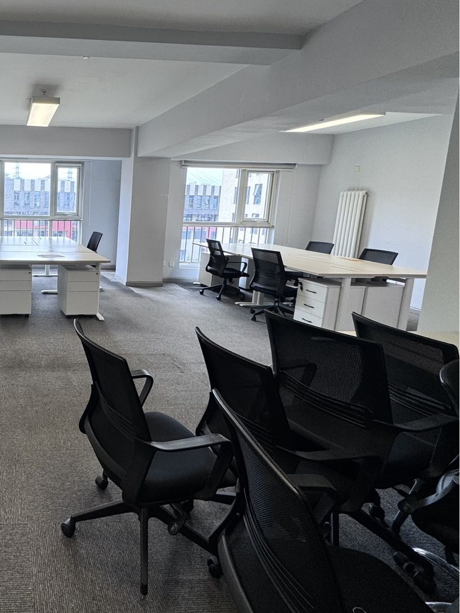 东亿产业园 | 120平创意办公？