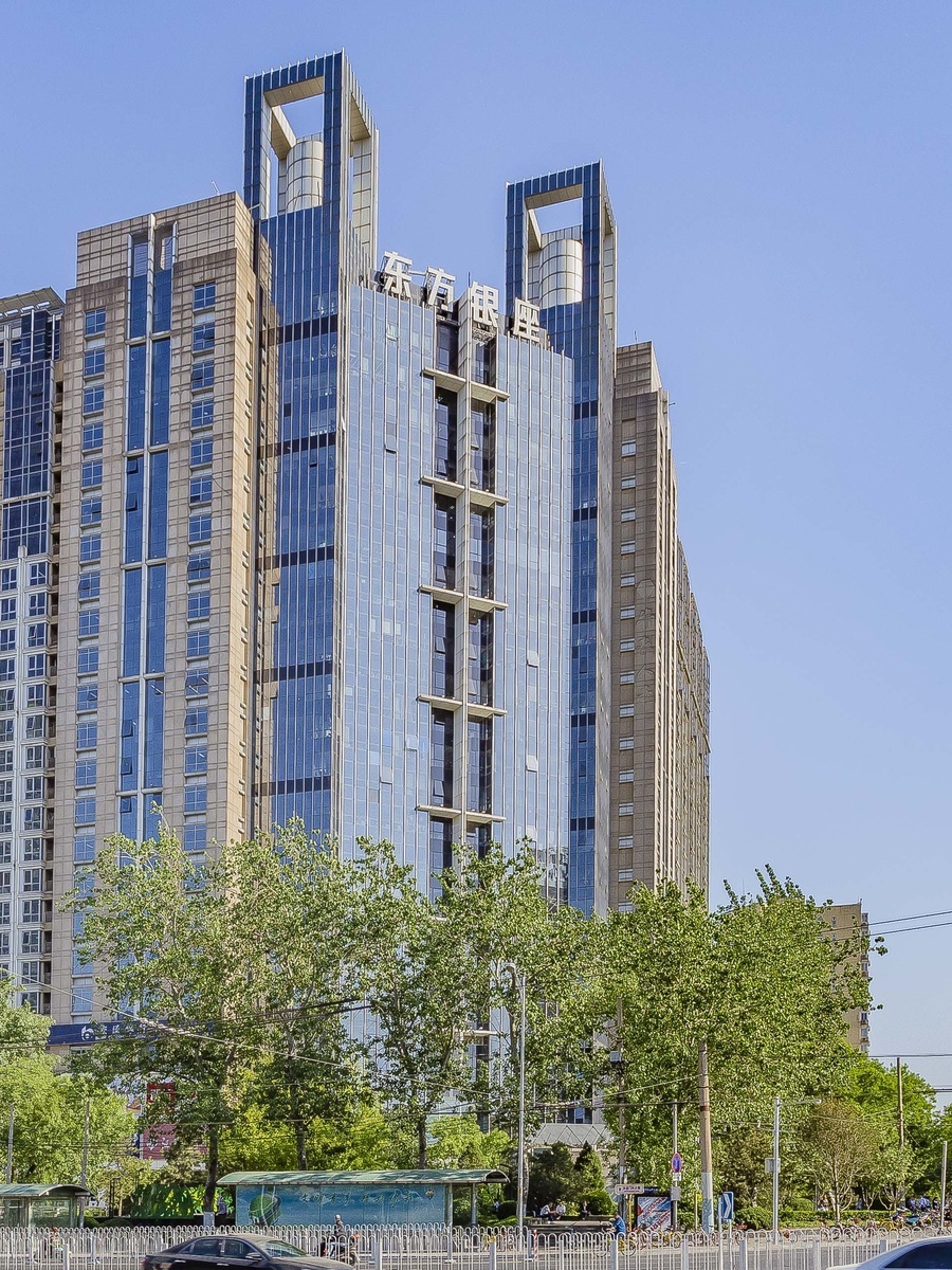 真房｜东方银座｜1000平｜？｜交通枢纽旁