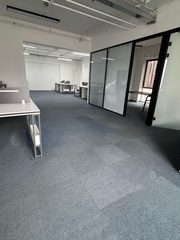 中国铁建广场B座办公室实景图 2