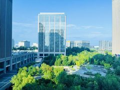 中航技广场办公室实景图 2