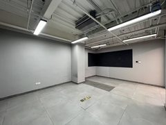 300㎡北欧工业风，价格可谈采光好 - 缩略图 4