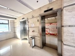 广渠路整层820平 办公遗留装修 8个隔断 - 缩略图 2