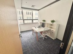 华控大厦办公室实景图 2