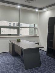 华控大厦办公室实景图 4