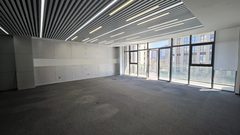 西南朝向带阳台，办公空间新体验 - 缩略图 2