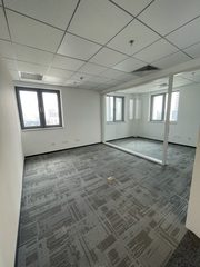望京大厦办公室实景图 6