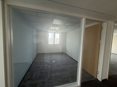 望京大厦办公室实景图 6