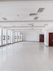 泰华龙旗大厦办公室实景图 1