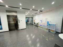 群英科技园办公室实景图 3