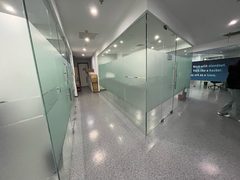 群英科技园办公室实景图 4