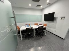 群英科技园办公室实景图 5