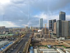 绿地中央广场办公室实景图 6
