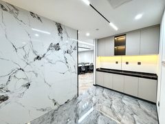 盈科中心办公室实景图 2