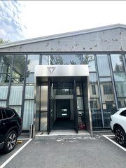 管庄带独立大门头复式办公室实景图 2