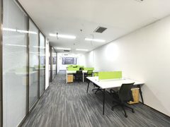 联信国际大厦办公室实景图 4