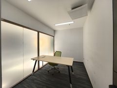 联信国际大厦办公室实景图 6