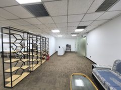 联信国际大厦办公室实景图 3