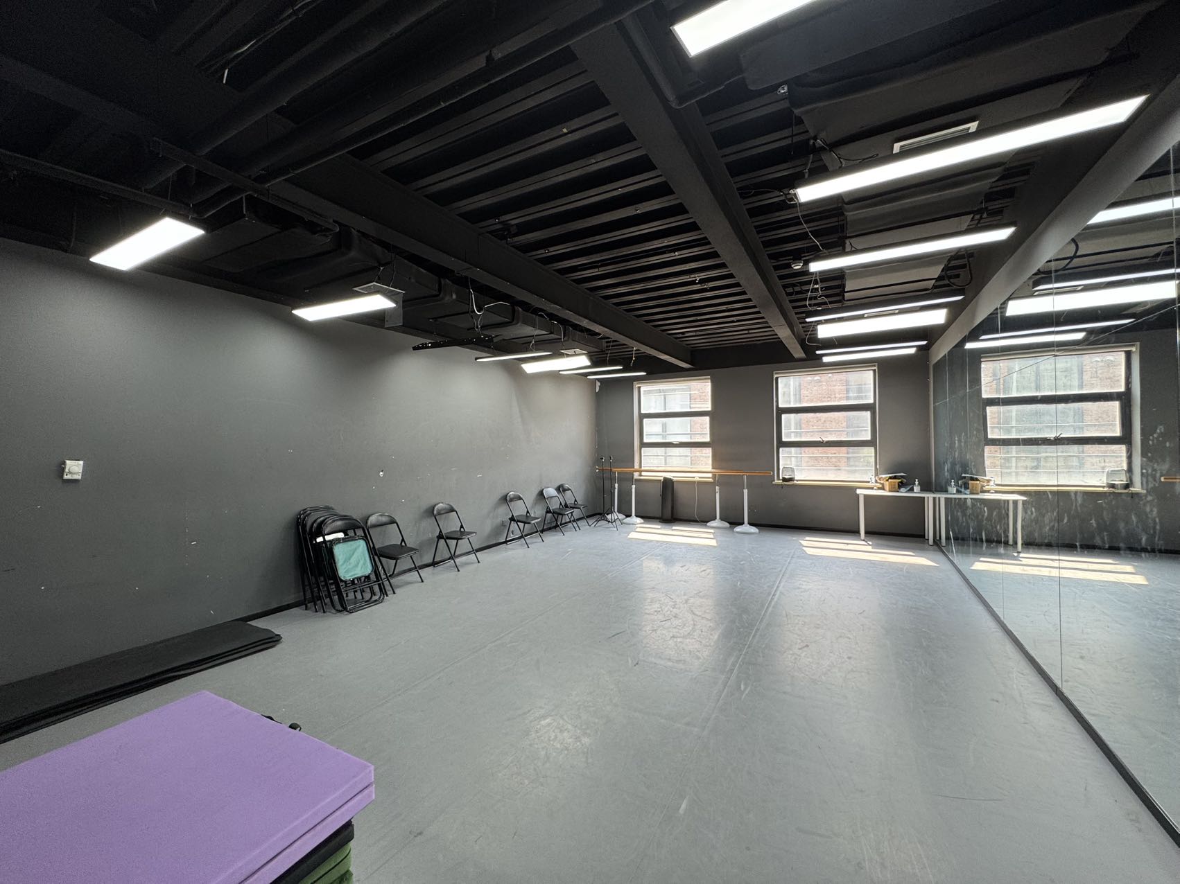 东四环合院办公 450平带露台随时起租