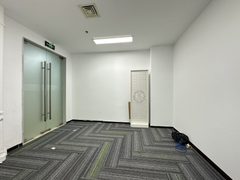 荣华鑫泰办公室实景图 6