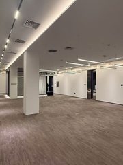 莱锦文创园办公室实景图 1