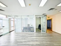蓝堡国际中心办公室实景图 5