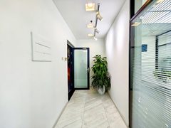 蓝堡国际中心办公室实景图 3