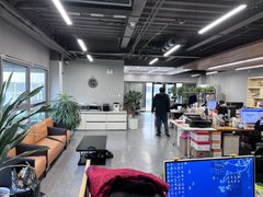 好房推荐 871平影视遗留装修适合干什么呢 - 缩略图 2