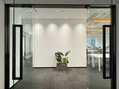 龙湖蓝海引擎办公室实景图 2