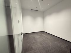 龙湖蓝海引擎办公室实景图 5