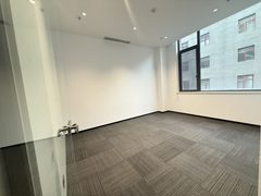 龙湖蓝海引擎办公室实景图 6