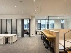 龙湖蓝海引擎办公室实景图 6