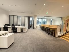 龙湖蓝海引擎办公室实景图 2