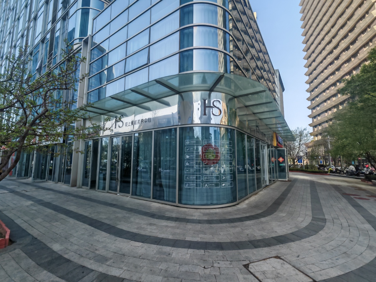 通州运河边双层旺铺 玻璃幕墙大展示面