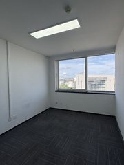 金隅嘉华大厦办公室实景图 4