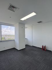 金隅嘉华大厦办公室实景图 3