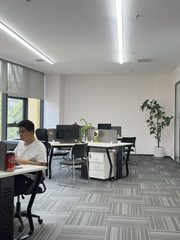 锦珑文创园办公室实景图 2