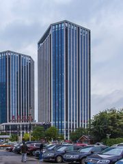 230㎡近使馆区，价格可谈正对电梯 - 缩略图 17