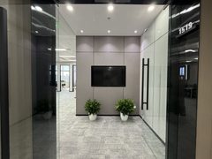 三元桥老板笑疯了：211平3间办公室18工位 - 缩略图 10