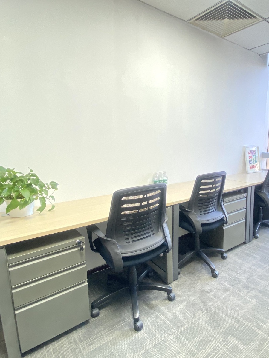 CBD地标办公，150米挑高2.8米