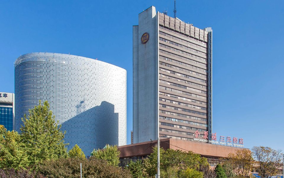 京信大厦建筑物立面